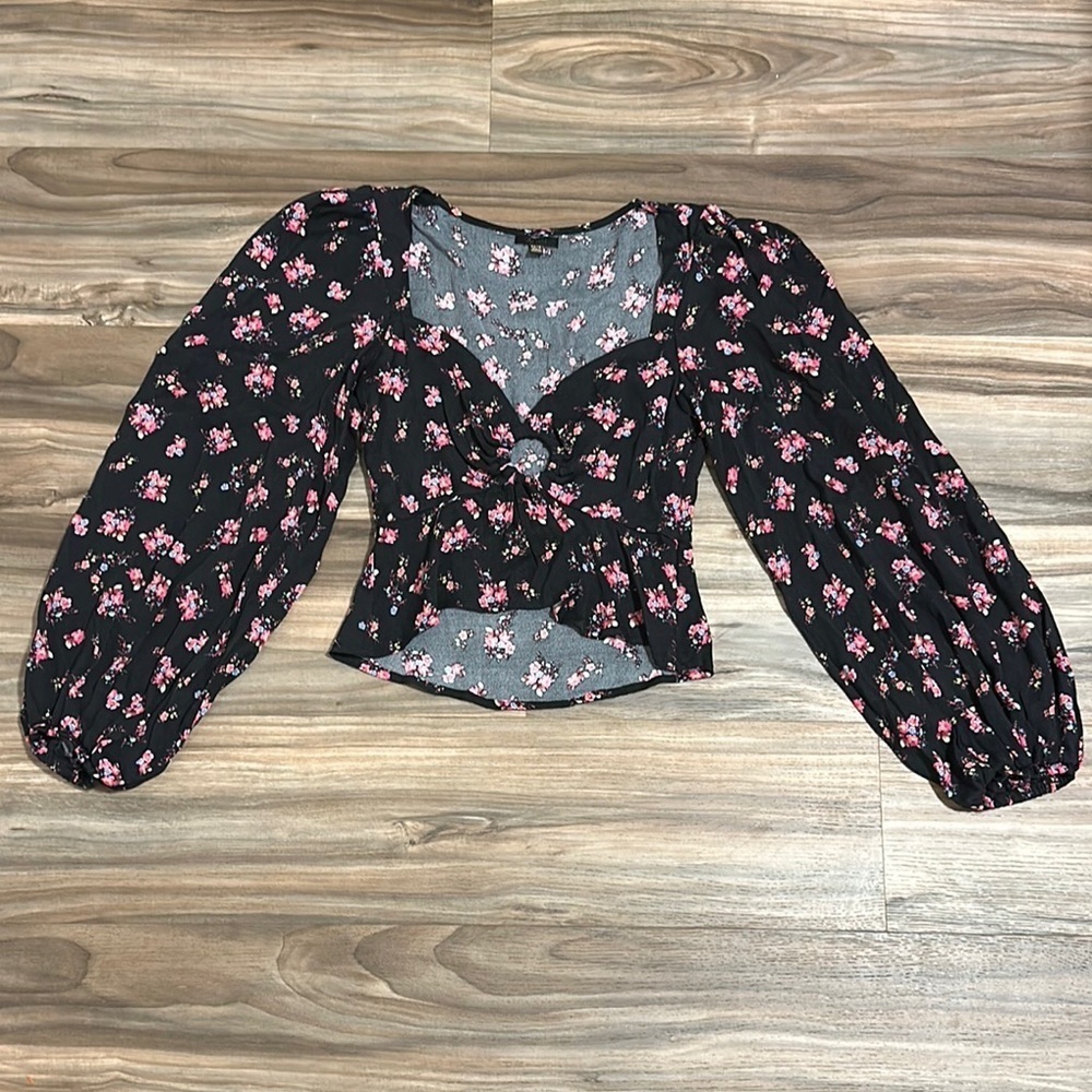 AFRM Women’s XS Floral O-Ring Front Black Deep-V Cropped Top